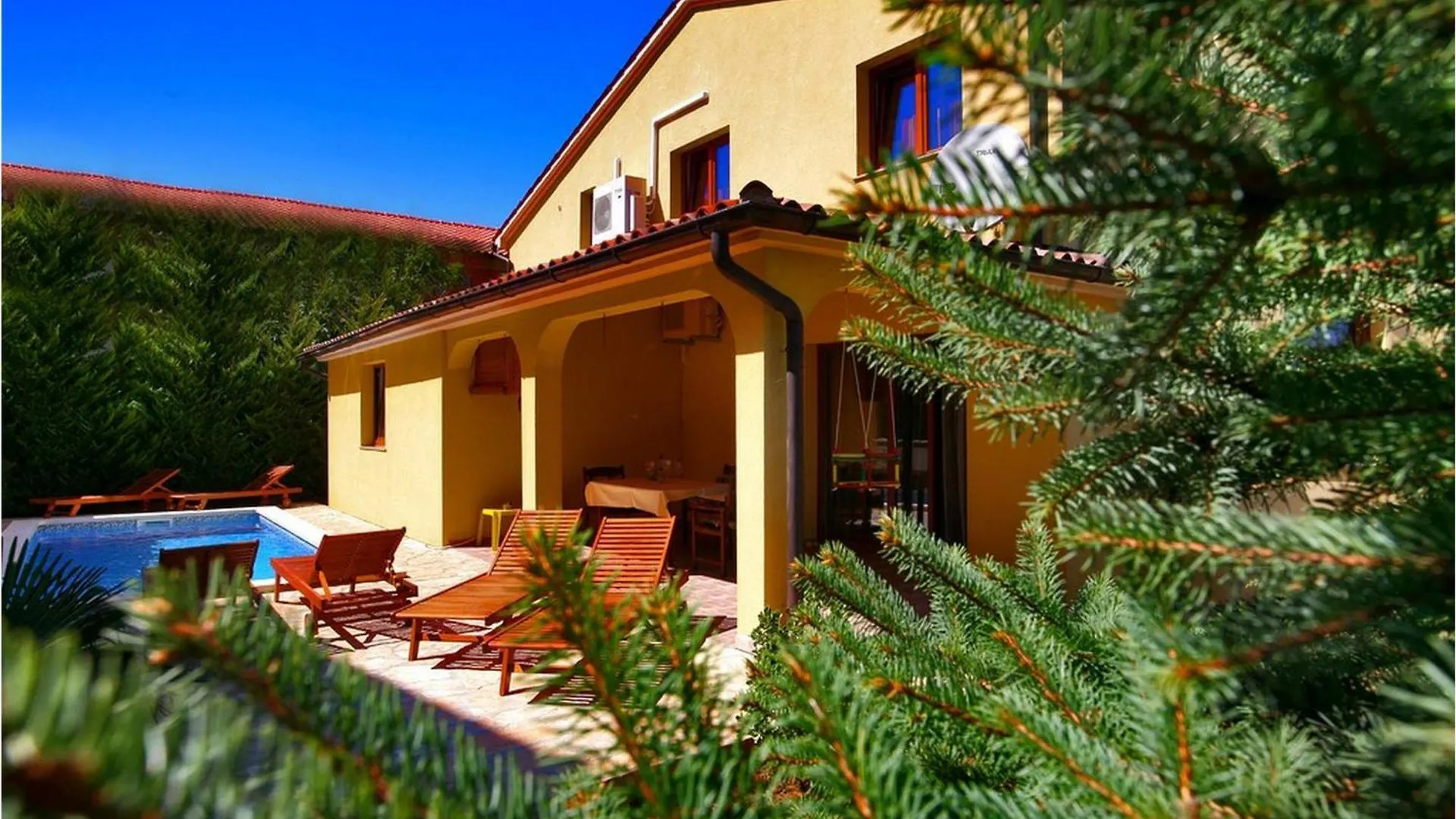 Villa Luces